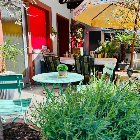 Luna -3 Schlafzimmer, Waschmaschine, Kueche, Wlan, Ca 15 Min Bis Zum Europa Park, Apartment Malterdingen